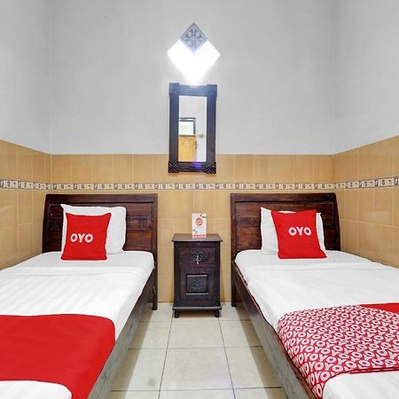 Oyo 90695 Srikandi Nologaten Yogyakarta Exterior foto