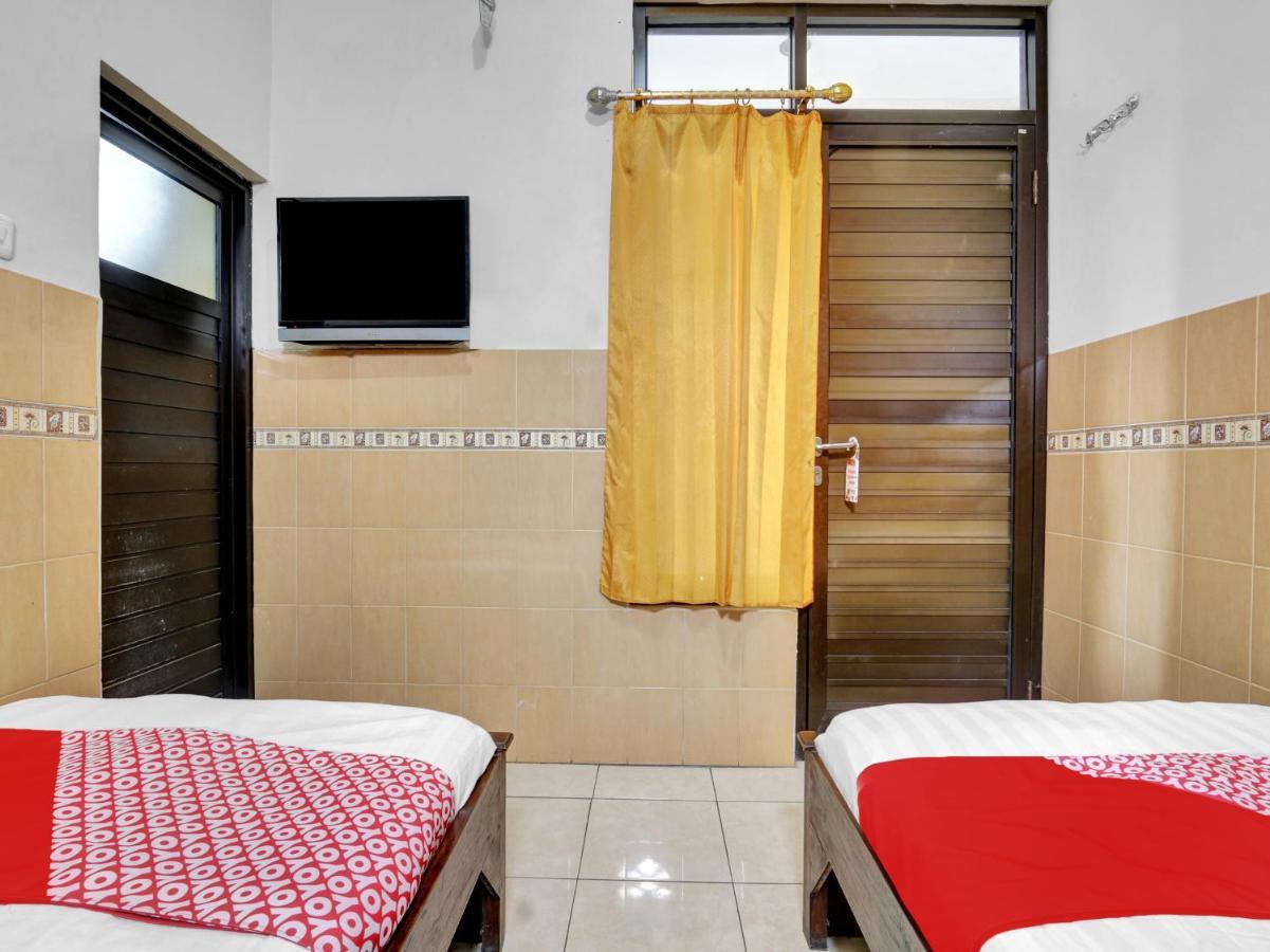 Oyo 90695 Srikandi Nologaten Yogyakarta Exterior foto