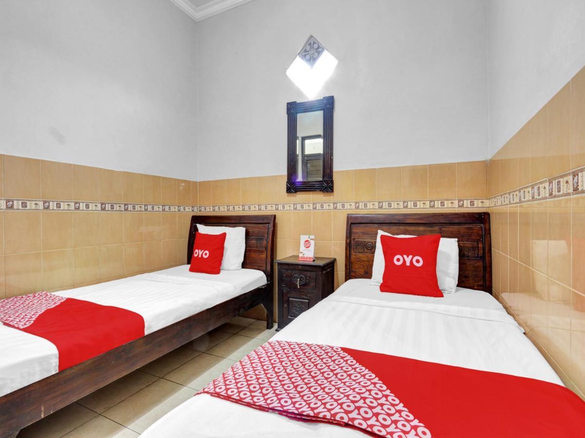 Oyo 90695 Srikandi Nologaten Yogyakarta Exterior foto